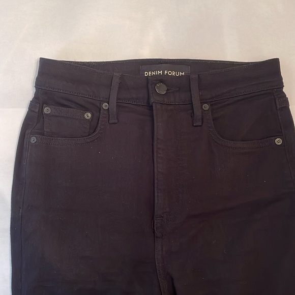 Aritzia Denim Forum “Lola” Jeans 26L - Picture 4 of 10